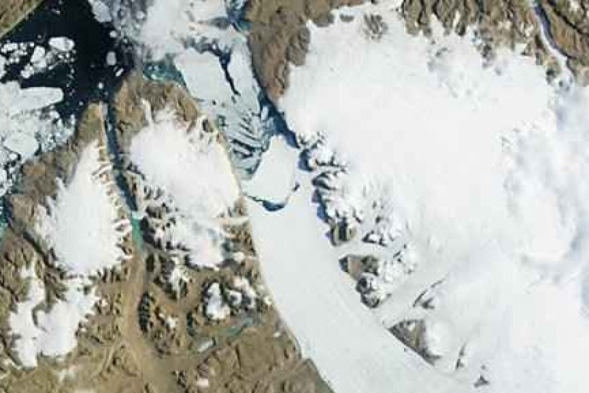 Um enorme iceberg se desprendeu de uma geleira na Groenlândia, segundo imagens de satélite da agência espacial americana Nasa, no que seria o mais recente indício dos efeitos do aquecimento global. Foto: AFP Photo