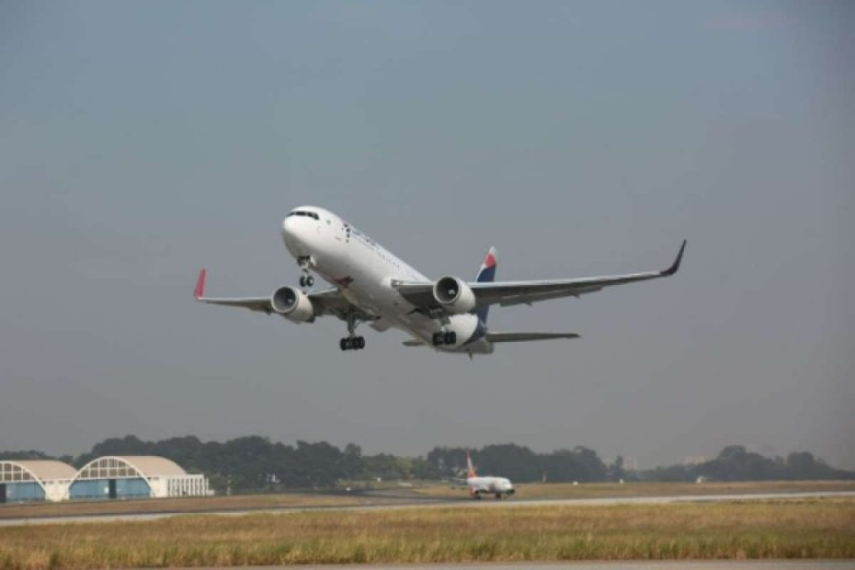 A expectativa é de que as três grandes companhias - Azul, GOL e Latam (foto) - ofereçam voos no aplicativo do programa/foto: Latam/Reprodução