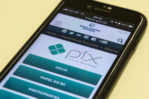A proposta tamb&eacute;m vai proibir que comerciantes cobrem mais nas transa&ccedil;&otilde;es por Pix do que nas compras em dinheiro