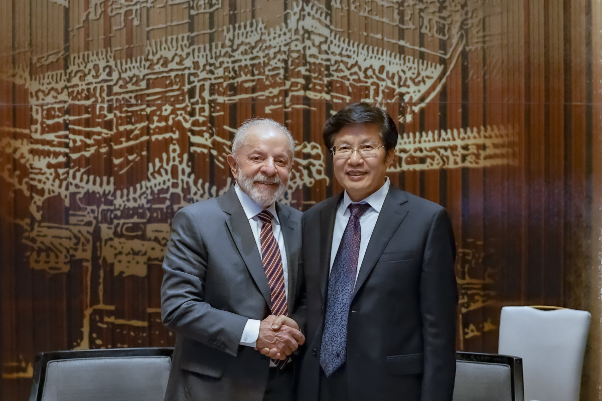 Presidente da República, Luiz Inácio Lula da Silva, durante Encontro com Sr. GAO YUNLONG, Vice-Presidente da Confere?ncia Consultiva Poli?tica do Povo Chine?s e Presidente da Federac?a?o de Indu?stria e Come?rcio de Toda a China. Pequim -  China.?