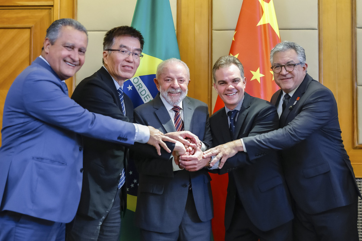 Presidente da República, Luiz Inácio Lula da Silva, durante assinatura de atos. Pequim -  China.??