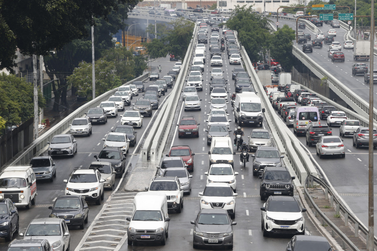 São Paulo (SP), 08/11/2024 -  Trânsito intenso após chuva a  tarde  em São Paulo.  Foto: Paulo Pinto/Agência Brasil