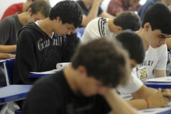Salários do concurso vão até R$ 5 mil