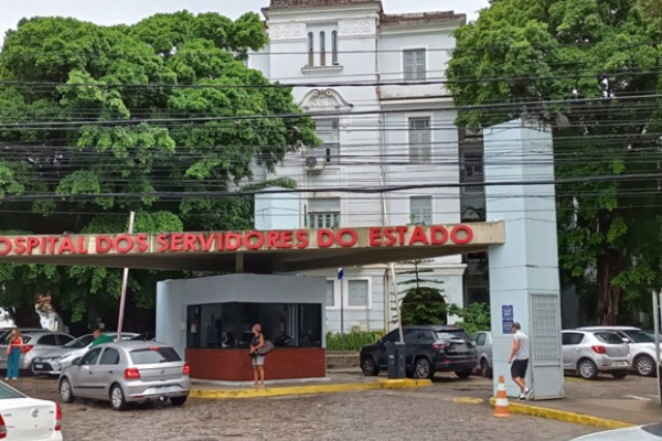 Fachada do Hospital dos Servidores do Estado está sem receber pintura há 8 anos