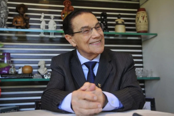 Divaldo Franco lutava contra um câncer de bexiga e vinha recebendo cuidados médicos em casa