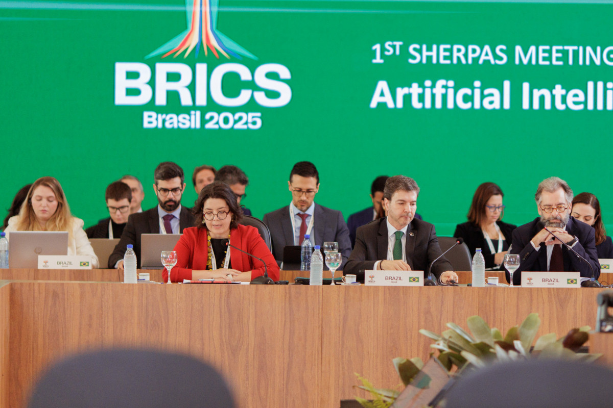 Segundo dia de reunião de Sherpas