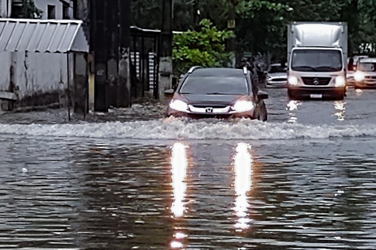 Nas últimas 24 horas, no Grande Recife, choveu o equivalente a um terço da média histórica para o mês de maio, que são 286 mm/Foto: Rafael Vieira/DP Foto Nas últimas 24 horas, no Grande Recife, choveu o equivalente a um terço da média histórica para o mês de maio, que são 286 mm/Foto: Rafael Vieira/DP Foto