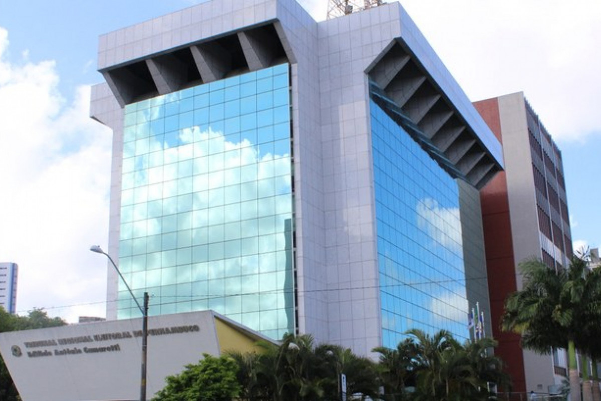Atendimento presencial será suspenso, nesta quinta-feira (15), em todas as unidades da Justiça Eleitoral dos municípios da Região Metropolitana do Recife/Foto: Divulgação Atendimento presencial será suspenso, nesta quinta-feira (15), em todas as unidades da Justiça Eleitoral dos municípios da Região Metropolitana do Recife/Foto: Divulgação