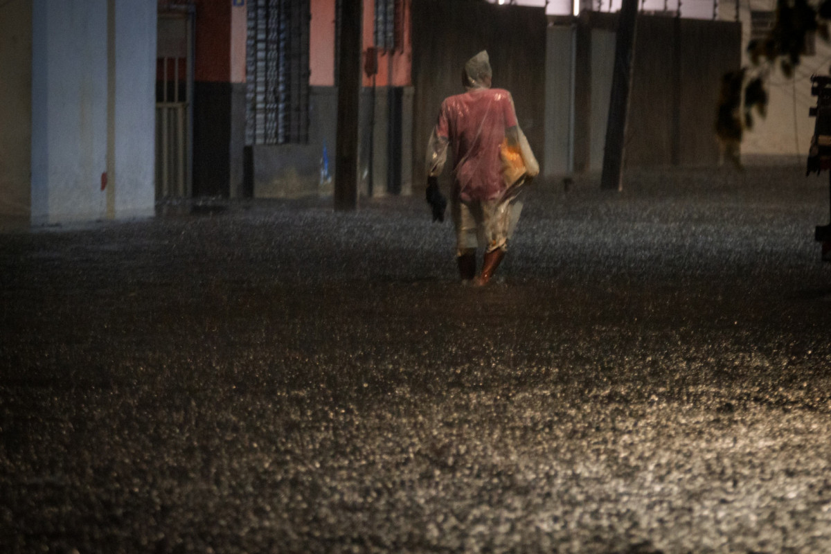 Defesa Civil está em alerta para prestar apoio aos moradores diante das fortes chuvas/Foto: Nivaldo Francisco/DP Foto Defesa Civil está em alerta para prestar apoio aos moradores diante das fortes chuvas/Foto: Nivaldo Francisco/DP Foto