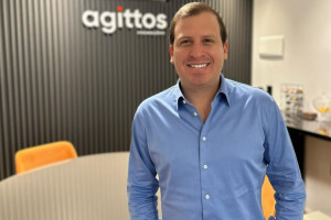 Saulo Ferreira Melo no escritório da Agittos Promoções e Eventos