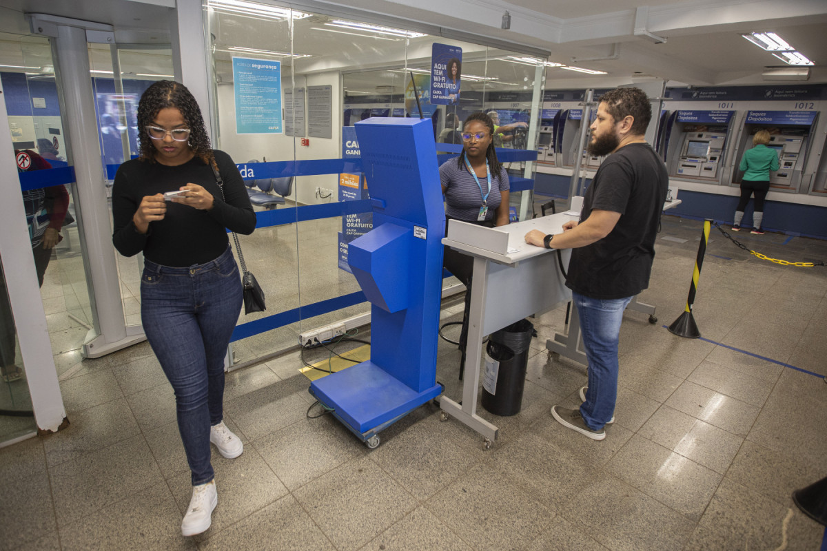 Brasília (DF) 21/07/2023 - A CAIXA abrirá todas as agências com uma hora de antecedência, nesta sexta-feira, para ação voltada ao público do Desenrola Brasil.