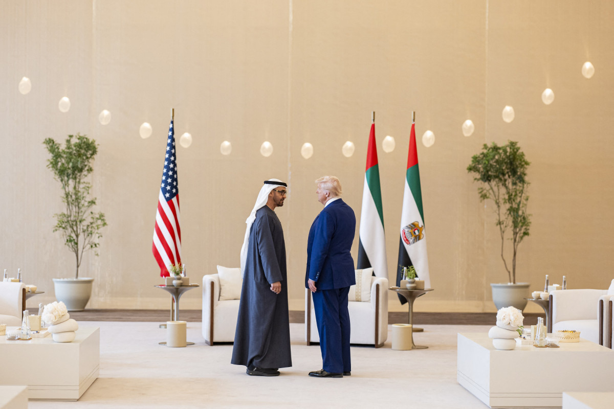 Presidente Sheikh Mohamed bin Zayed Al Nahyan recebendo Donald Trump.