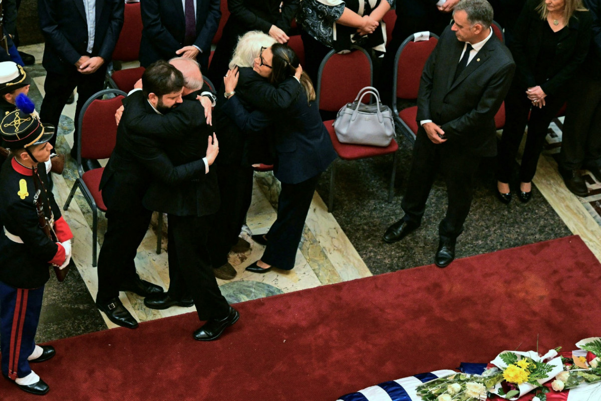  Presidente brasileiro participa do funeral de Mujica em Montevidéu
