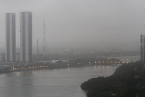 Recife debaixo de chuva