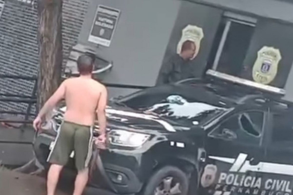 O suspeito foi detido por policiais civis no local/Foto: Reprodução/Instagram O suspeito foi detido por policiais civis no local/Foto: Reprodução/Instagram