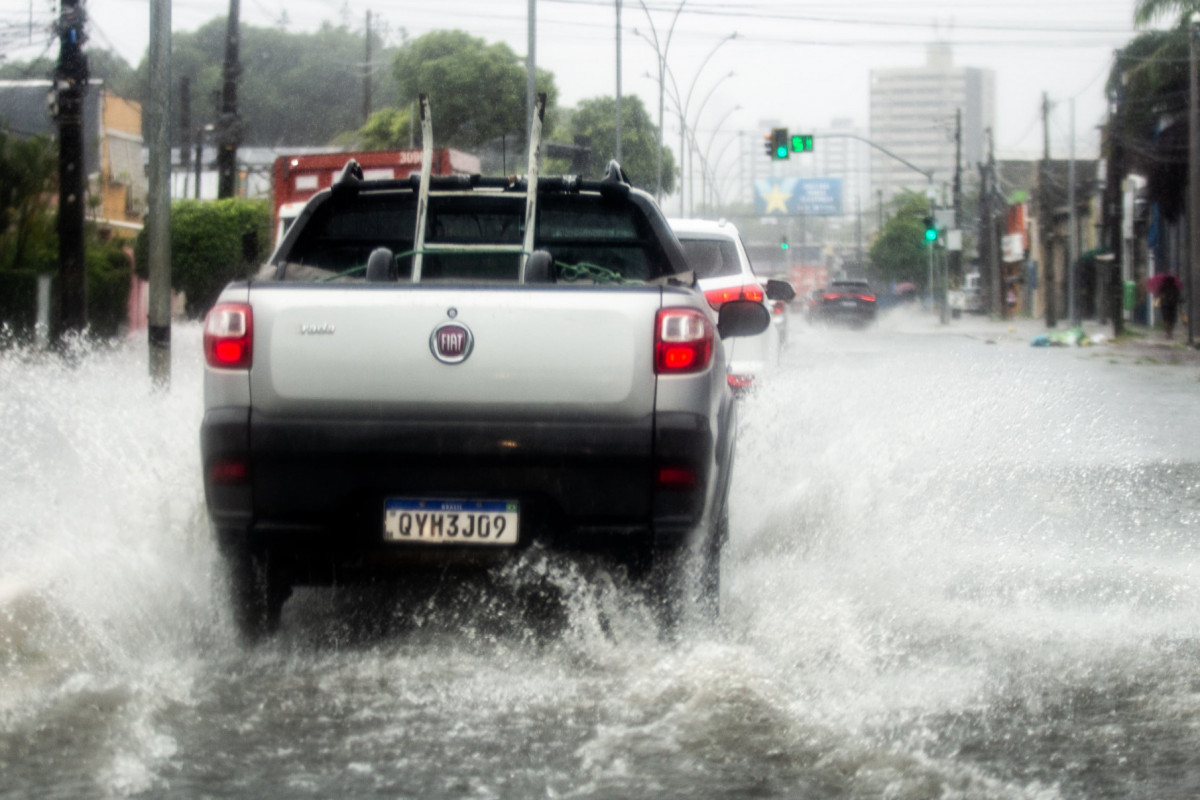 Fortes chuvas atingem o Recife