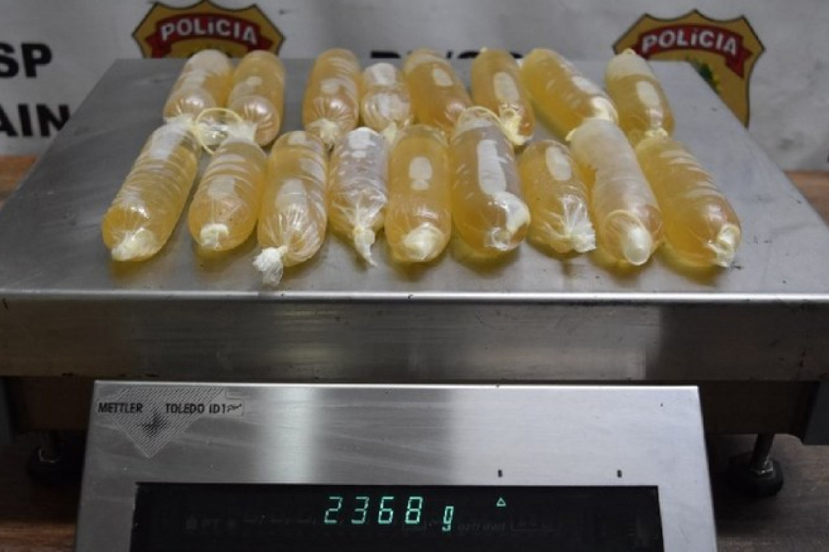 A suspeita foi presa em flagrante por tráfico internacional de drogas/Reprodução/PF A suspeita foi presa em flagrante por tráfico internacional de drogas/Reprodução/PF