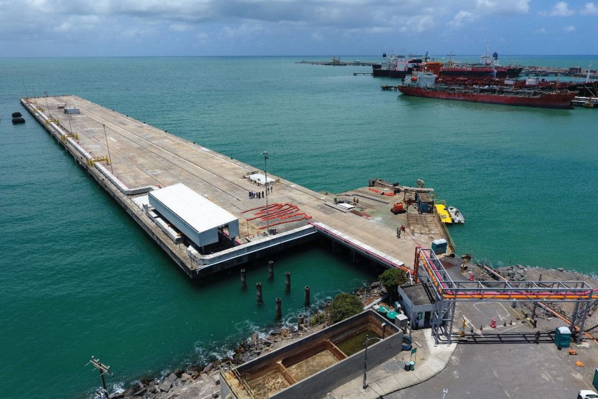 Funcionamento da embarcação vai aumentar o padrão de Suape como hub de combustível e gás na região Nordeste/Foto: Divulgação Funcionamento da embarcação vai aumentar o padrão de Suape como hub de combustível e gás na região Nordeste/Foto: Divulgação
