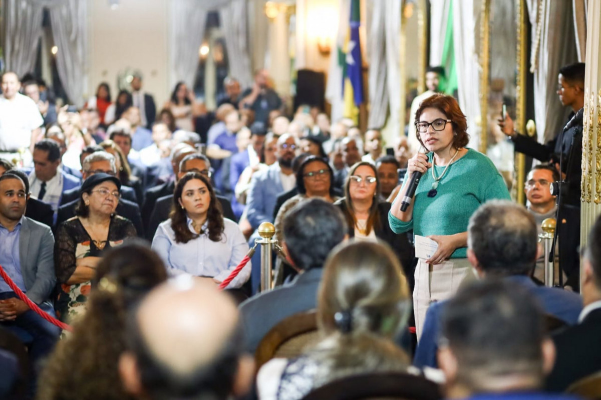 Pernambuco e Governo Federal firmam acordo para ampliar oferta de microcrédito e qualificação para pessoas em situação de vulnerabilidade.