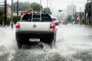Chuva causou transtornos no Recife 