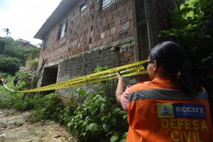 Prefeitura do Recife interdita 80 imóveis em mobilização realizada neste sábado (17)