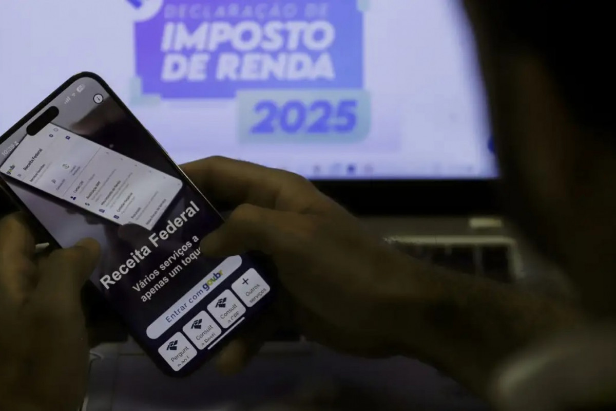 Deve declarar quem teve rendimentos tributáveis acima de R$ 33.888
/Joédson Alves/Agência Brasil Deve declarar quem teve rendimentos tributáveis acima de R$ 33.888
/Joédson Alves/Agência Brasil