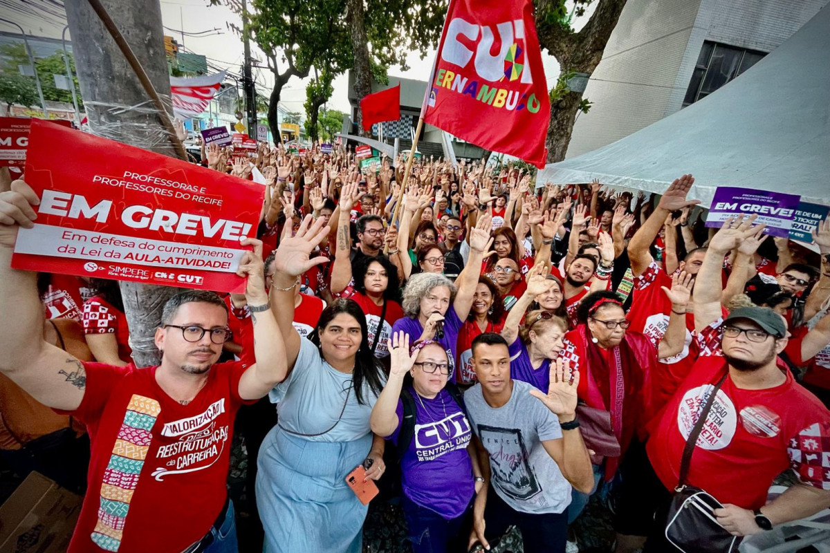 Professores foram representados pelo Simpere