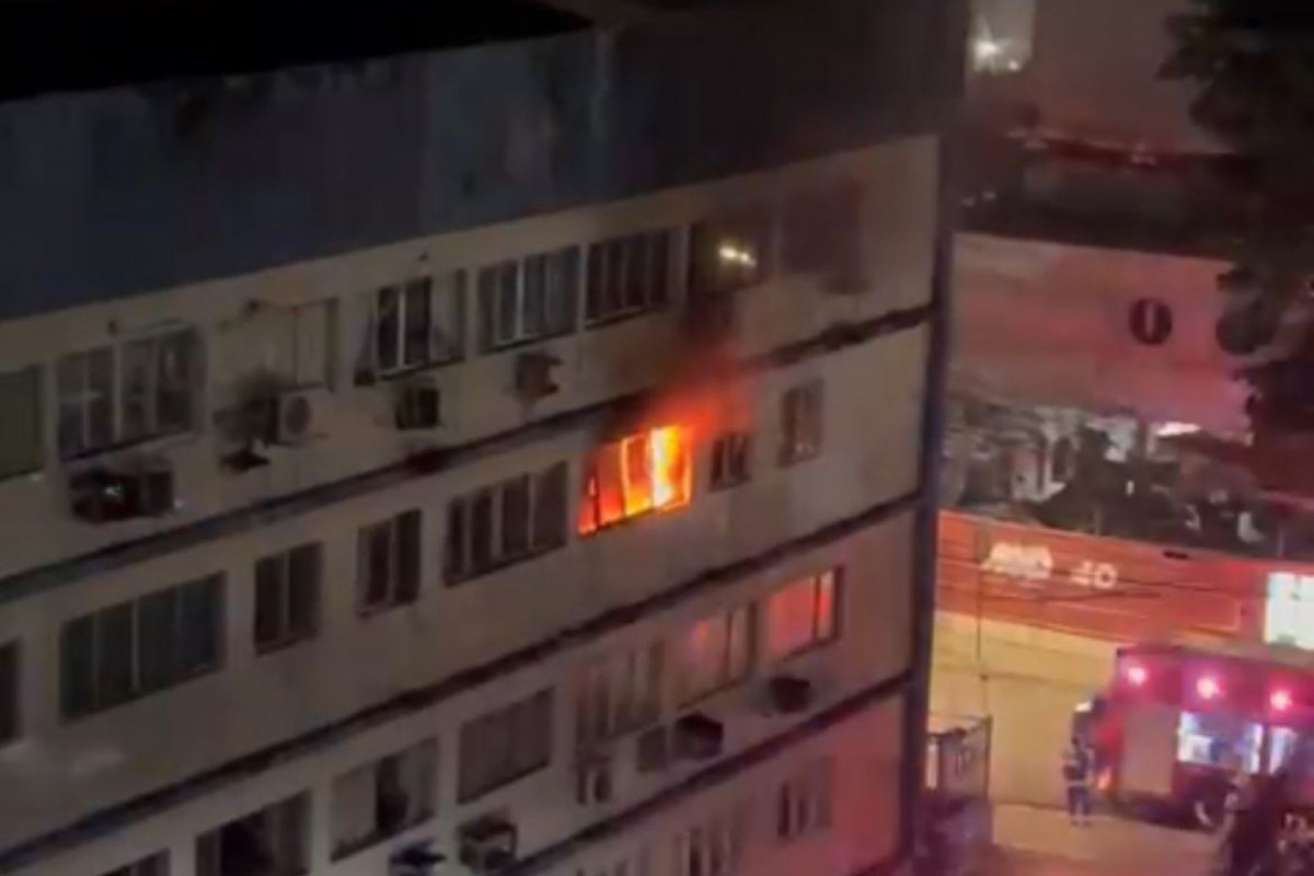 A causa do incêndio ainda não foi divulgada pelos bombeiros, que atuam no combate às chamas(Reprodução/Whatsapp) A causa do incêndio ainda não foi divulgada pelos bombeiros, que atuam no combate às chamas/Reprodução/Whatsapp