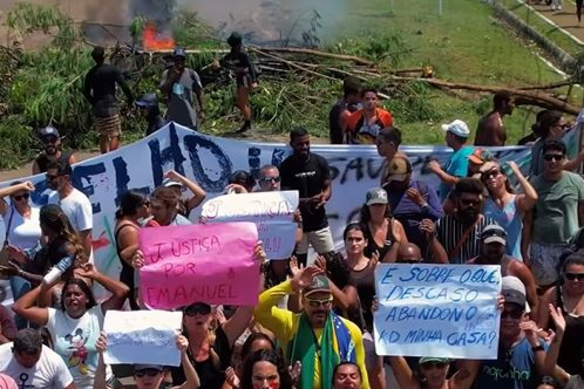Moradores de Fernando de Noronha protestaram pedindo justiça por Emmanuel