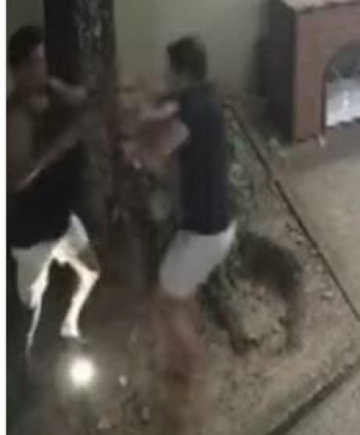 Momentos antes do delegado Luiz Braga atirar em Emmanuel 