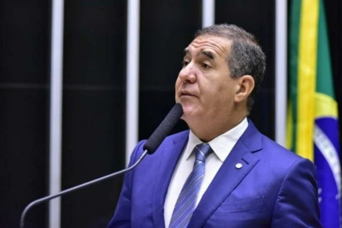 Relator do projeto, Luiz Gastão acredita que o reajuste manteria e atrairia talentos a cargos da administração pública (Zeca Ribeiro/Câmara dos Deputados) Relator do projeto, Luiz Gastão acredita que o reajuste manteria e atrairia talentos a cargos da administração pública/Zeca Ribeiro/Câmara dos Deputados