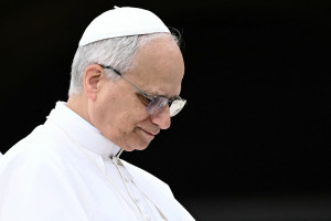 Papa leão 14 na Praça de São Pedro. 21 de maio, 2025. 