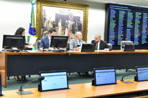 Discussão e votação de propostas legislativas