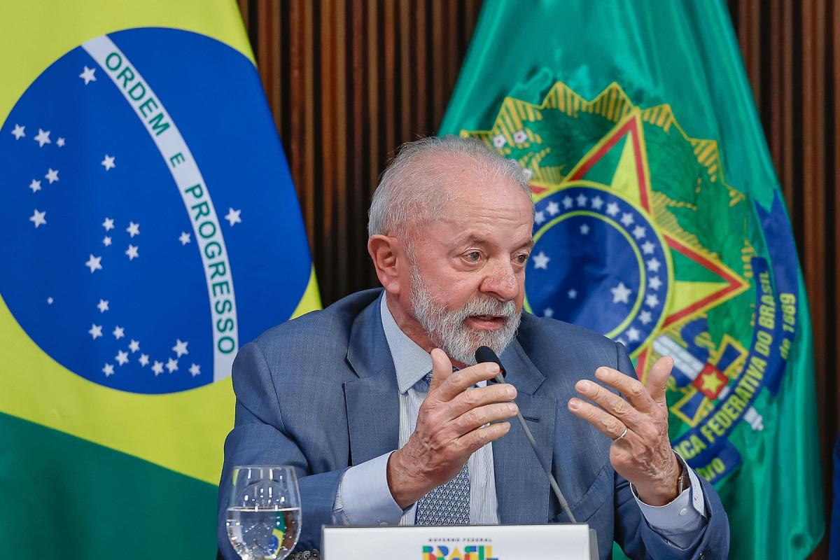 21.05.2025 - Presidente da República, Luiz Inácio Lula da Silva, durante reunião com o Ministro de Minas e Energia, Alexandre Silveira, e Ministra da Secretaria de Relações Institucionais, Gleisi Hoffmann, no Palácio do Planalto. Brasília - DF.
Foto: Ricardo Stuckert / PR