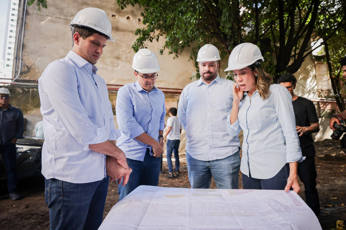 O prefeito vistoriou as obras nesta terça (22)