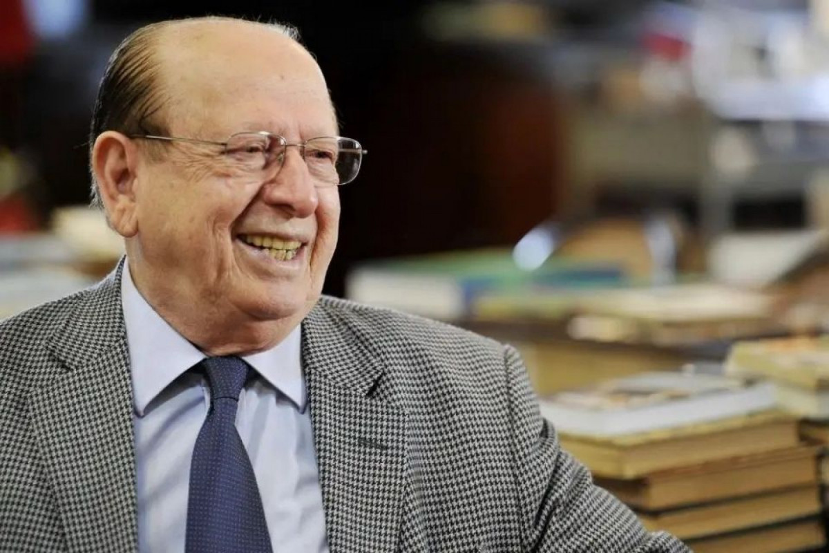 Evanildo Bechara, imortal da Academia Brasileira de Letras
(Reprodução )
Evanildo Bechara, imortal da Academia Brasileira de Letras
/Reprodução