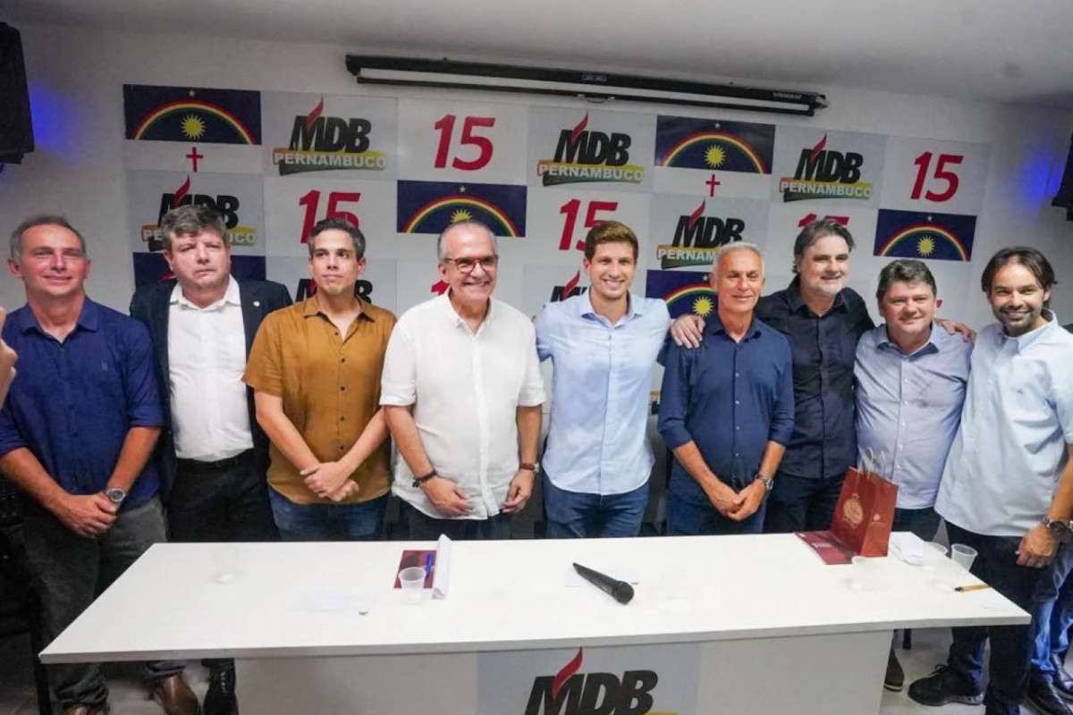 Raul Henry (MDB) defende que aliança com o prefeito João Campos (PSB) é positiva para o MDB e o PSB.