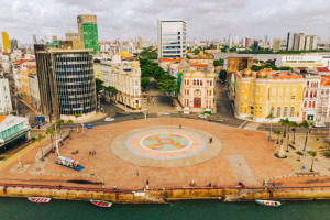 O Marco Zero, no Recife Antigo, é um dos pontos turísticos mais visitados e cartão postal da capital