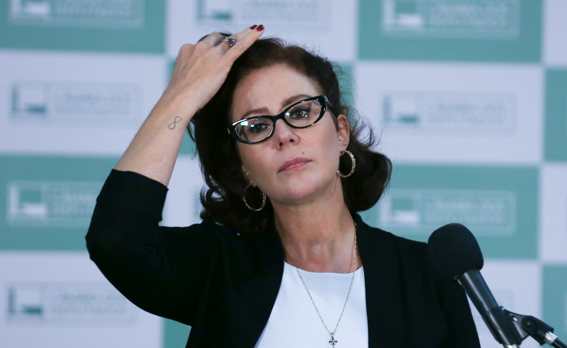 Deputada Carla Zambelli durante coletiva na Câmara dos Deputados. 