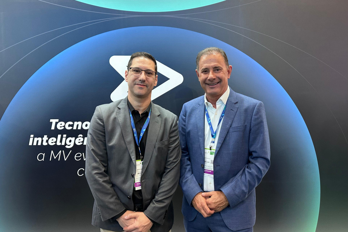 O diretor Corporativo de tecnologia da MV, Andrey Abreu e o CEO da empresa, Paulo Magnus