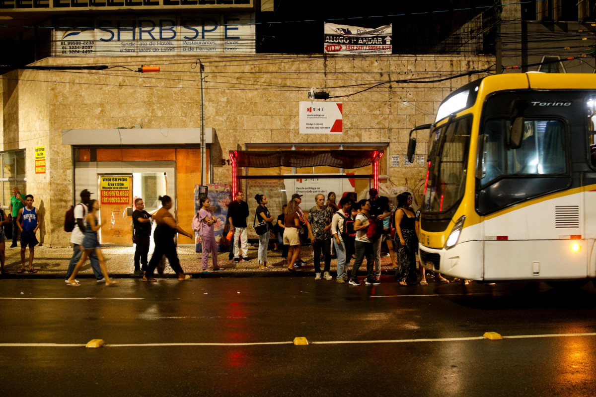 De janeiro a abril deste ano, 52 assaltos a ônibus foram registrados no Grande Recife (Foto: Marina Torres/DP Foto) De janeiro a abril deste ano, 52 assaltos a ônibus foram registrados no Grande Recife/Foto: Marina Torres/DP Foto