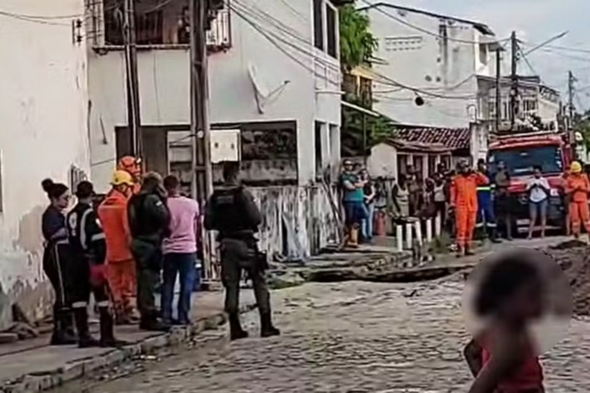Buraco onde homem morreu soterrado em Itamaracá (Reprodução/WhatsApp) Buraco onde homem morreu soterrado em Itamaracá /Reprodução/WhatsApp