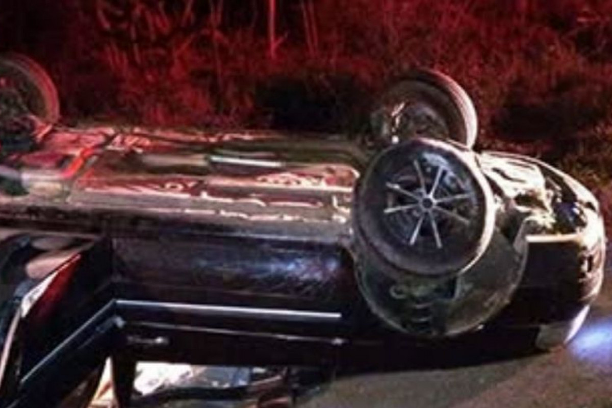 A vítima morreu no local do acidente e carro foi saqueado (Foto: Reprodução/Instagram) A vítima morreu no local do acidente e carro foi saqueado/Foto: Reprodução/Instagram