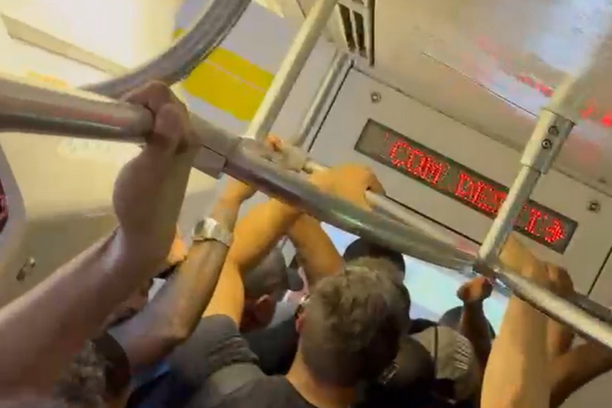 USUÁRIOS VOLTANDO A PÉ ATÉ A ESTAÇÃO