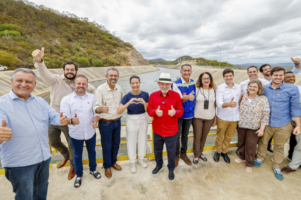Presidente Lula durante visita à estação de bombeamento da EBI-3, no Sitio Negreiros, em Salgueiro