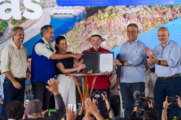 Assinatura de ordem de serviço para nova etapa da Transposição em Salgueiro
