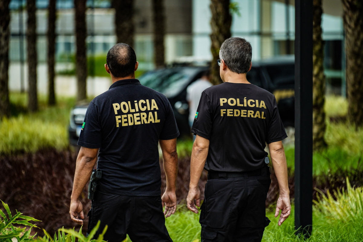 Brasília (DF), 22/02/2024, Movimentação de Policiais Federais, em frente ao  Prédio da Polícia Federal em Brasília.  Foto: Rafa Neddermeyer/Agência Brasil