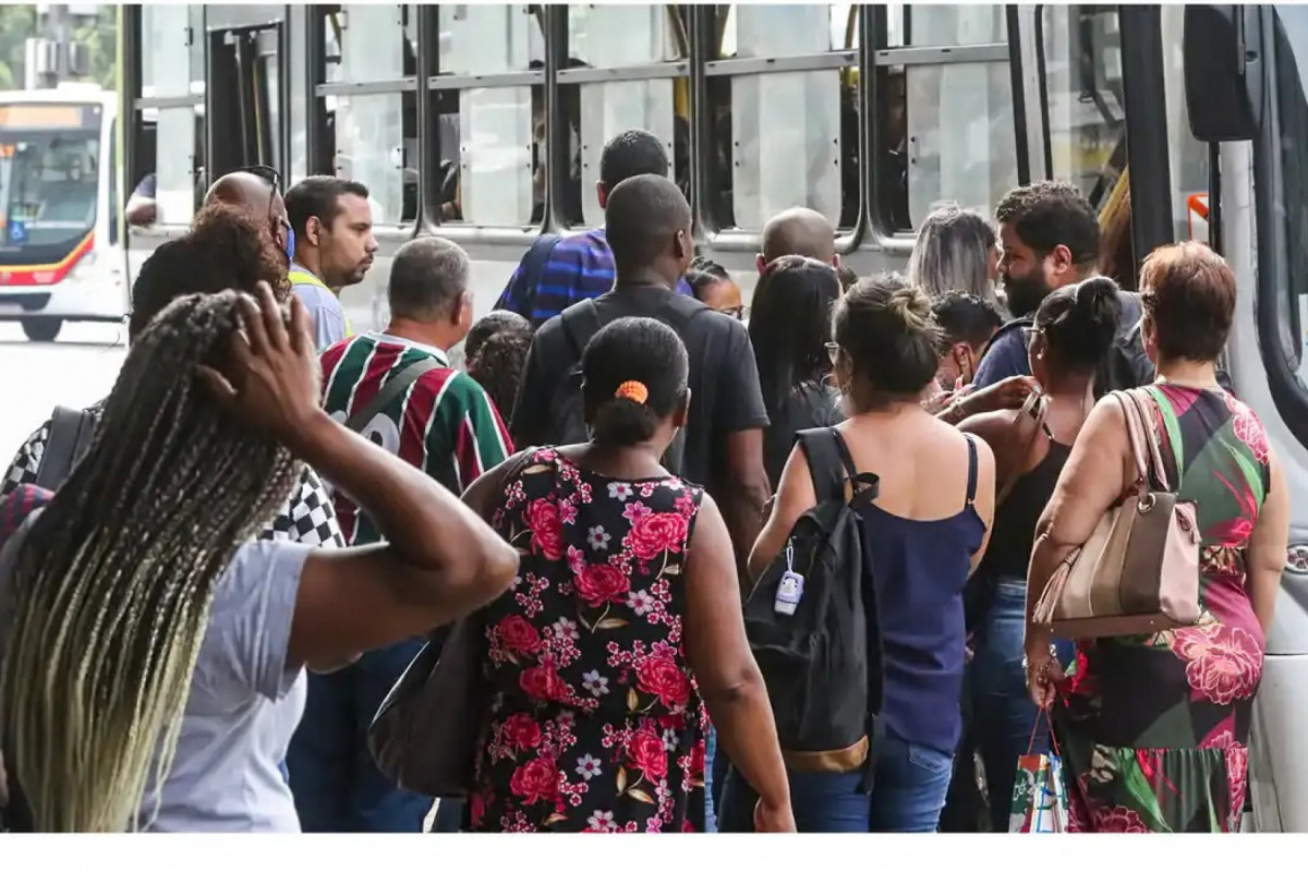 Taxa de desemprego fica em 6,6% no trimestre encerrado em abril