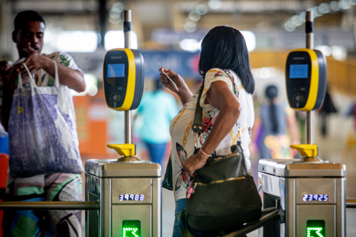 USUÁRIOS DO METRÔ DO RECIFE (NIVALDO FRAN/DP) USUÁRIOS DO METRÔ DO RECIFE/NIVALDO FRAN/DP