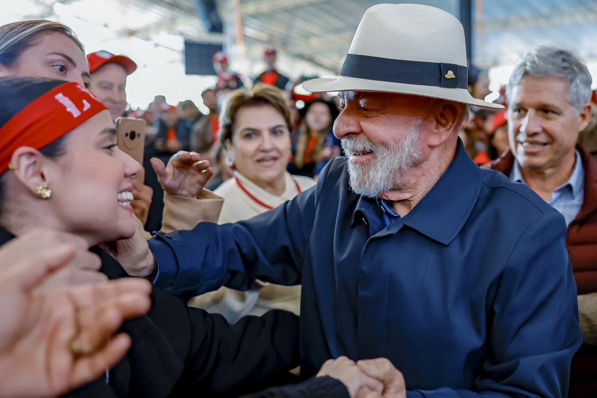 29.05.2025 - Presidente da República, Luiz Inácio Lula da Silva, durante a cerimônia de entregas do Programa Terra da Gente no estado do Paraná, na Fazenda Brasileira. Ortigueira - PR.??Foto: Ricardo Stuckert / PR